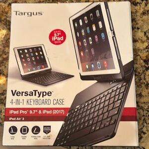 Targus VersaType 4-in-1 Keyboard Case for iPad Pro 9.7" - Black